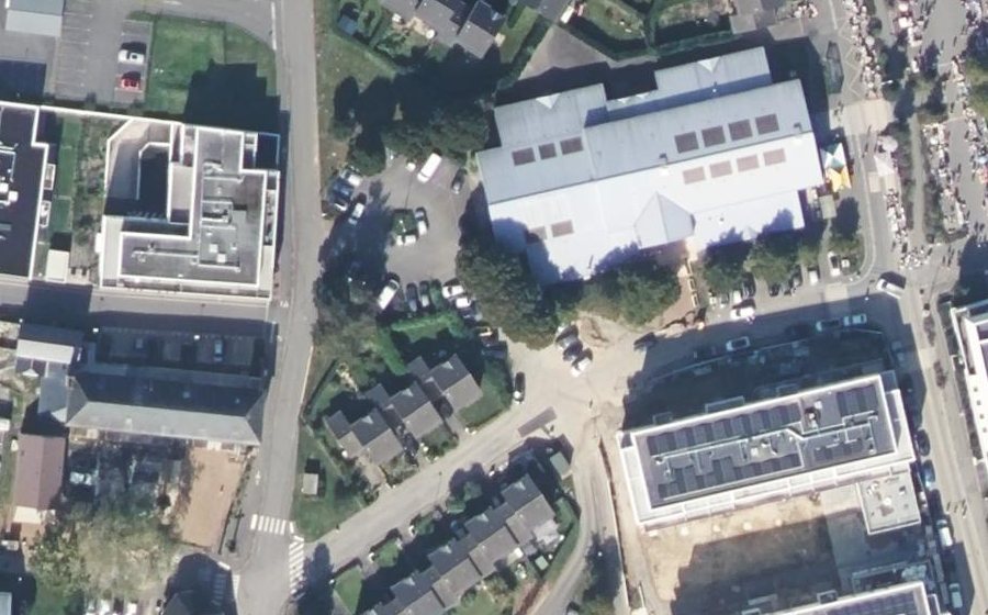 Vue aérienne du Rond-point anonyme n°80346709