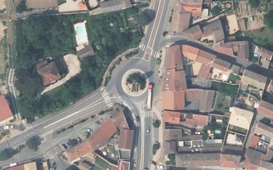 Vue aérienne du Rond-point anonyme n°8035003