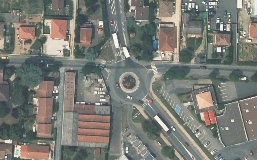 Vue aérienne du Rond-point anonyme n°8035011