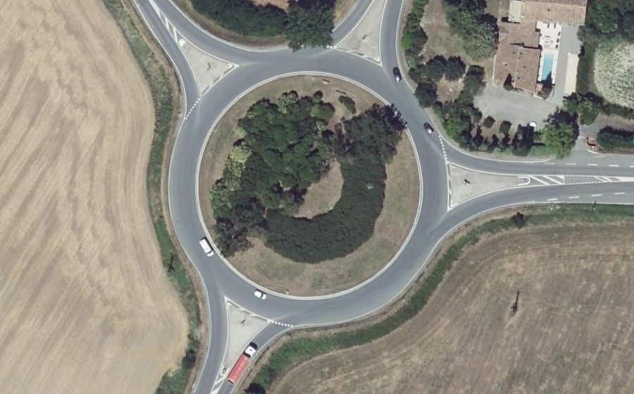 Vue aérienne du Rond-point anonyme n°8036942