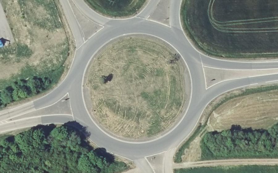 Vue aérienne du Rond-point anonyme n°8037728