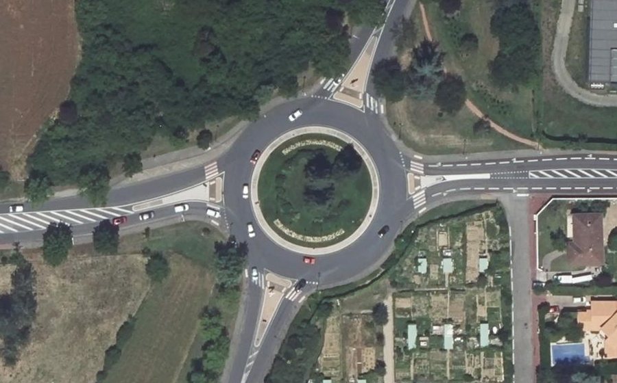 Vue aérienne du Rond-point anonyme n°8038252