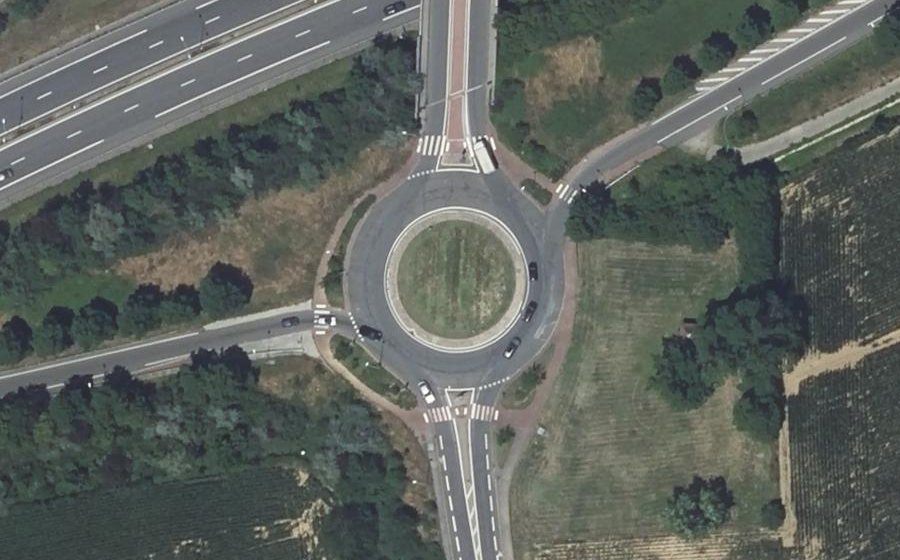 Vue aérienne du Rond-point anonyme n°8038498