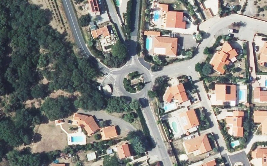 Vue aérienne du Rond-point anonyme n°80423544