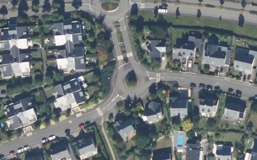 Vue aérienne du Rond-point anonyme n°8044363