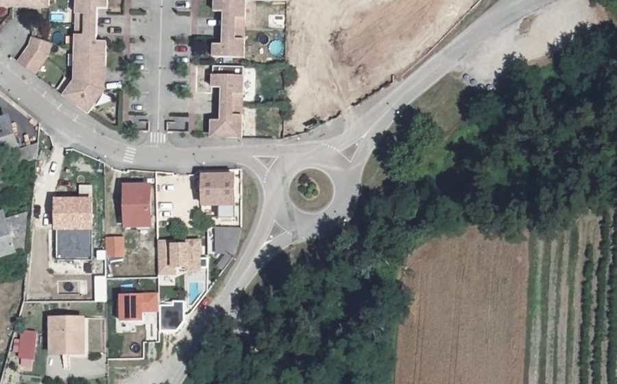 Vue aérienne du Rond-point anonyme n°8058754