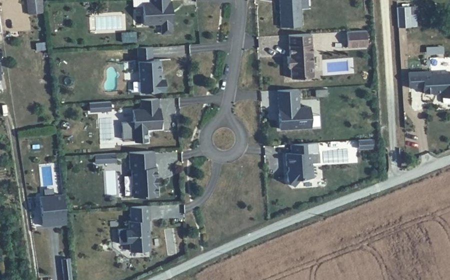 Vue aérienne du Rond-point anonyme n°805951650