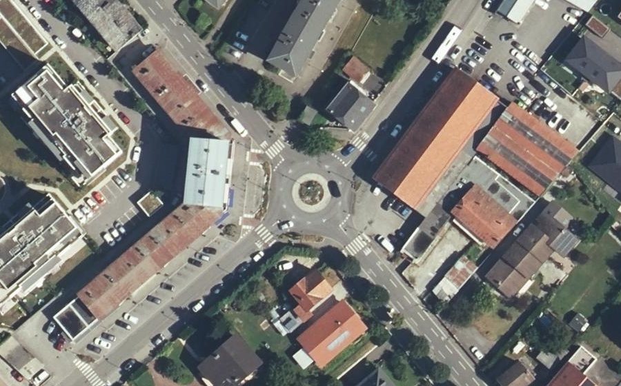 Vue aérienne du Rond-point anonyme n°8063345