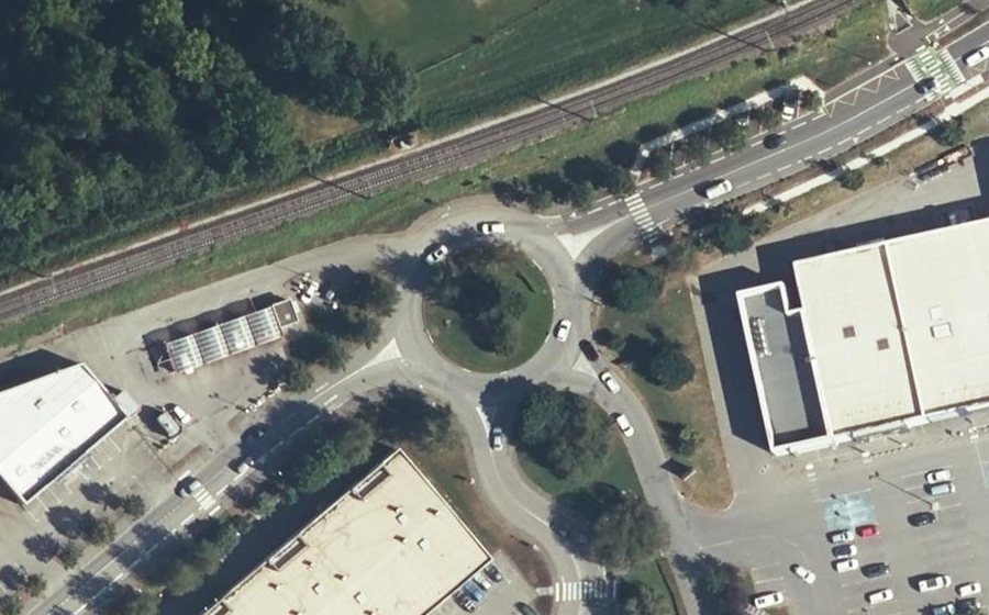 Vue aérienne du Rond-point anonyme n°8063433