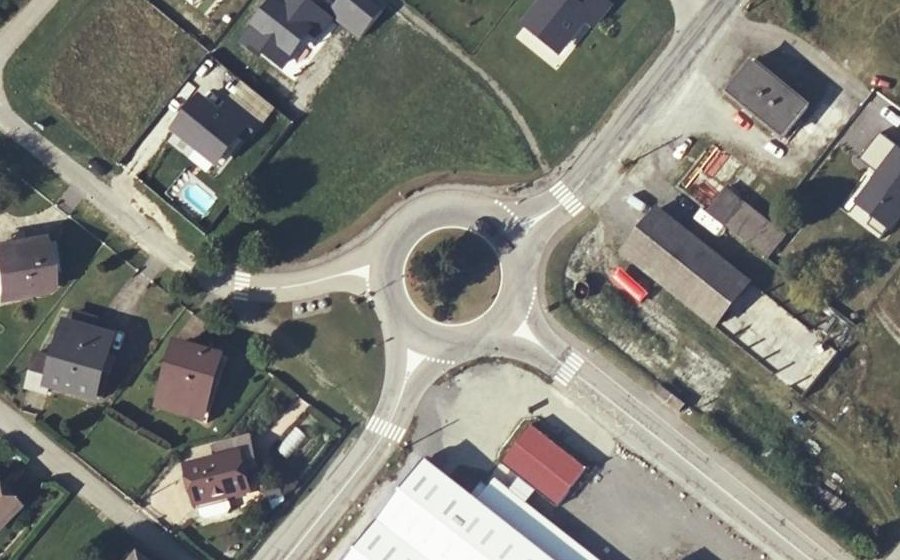 Vue aérienne du Rond-point anonyme n°8065303