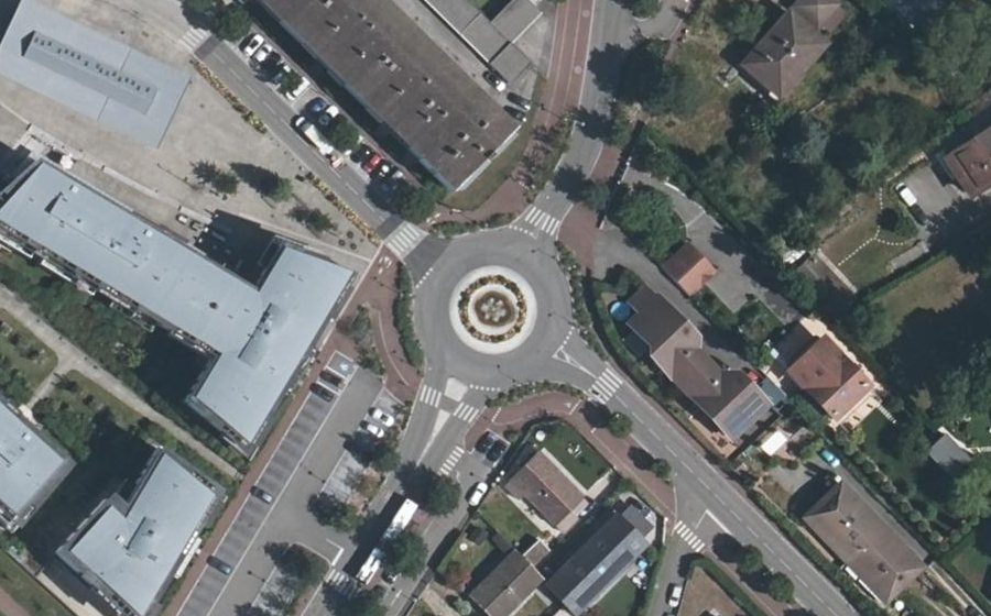 Vue aérienne du Rond-point anonyme n°8066959