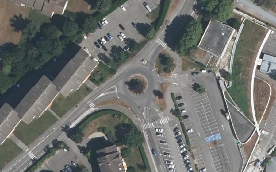 Vue aérienne du Rond-point anonyme n°8067121
