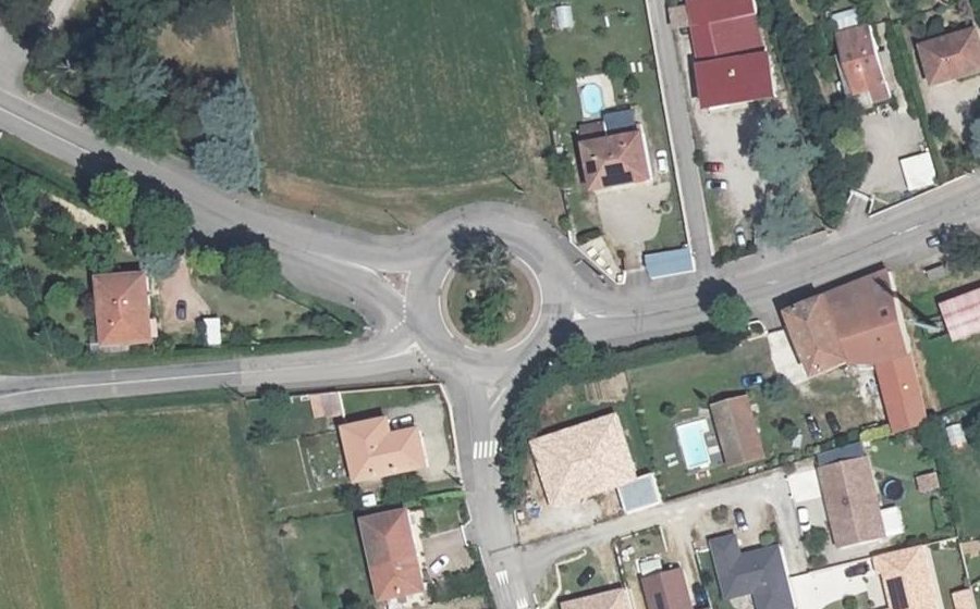 Vue aérienne du Rond-point anonyme n°8069508