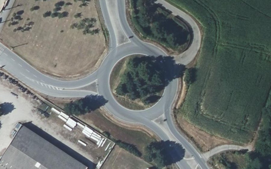 Vue aérienne du Rond-point anonyme n°8069995