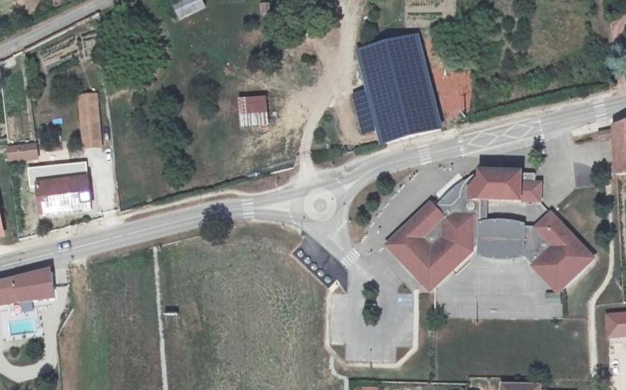 Vue aérienne du Rond-point anonyme n°8072118