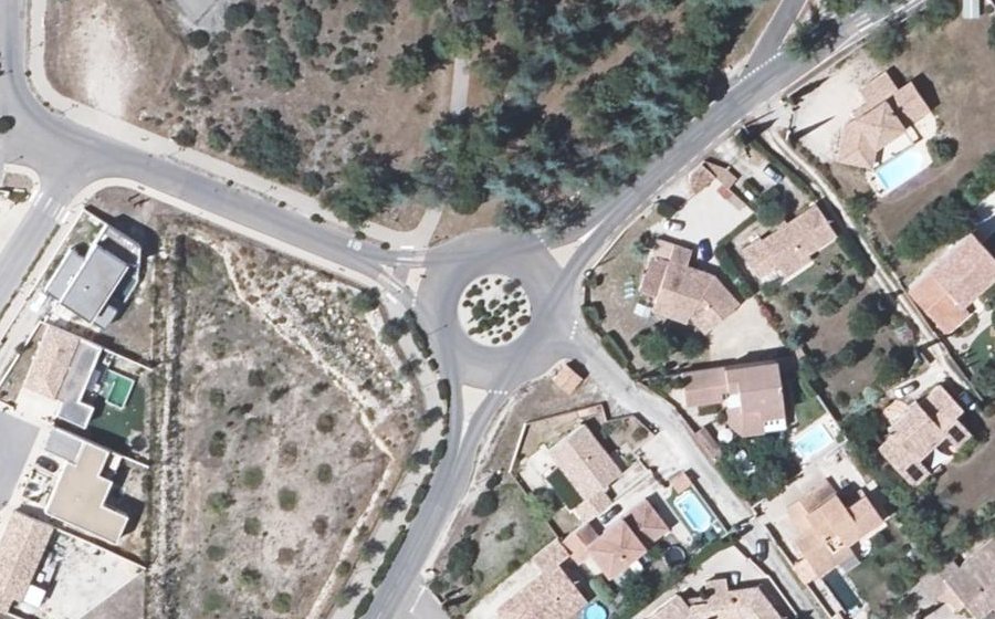Vue aérienne du Rond-point anonyme n°807561712