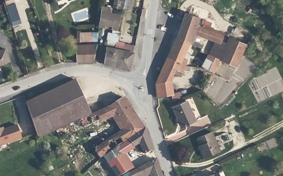 Vue aérienne du Rond-point anonyme n°807718060