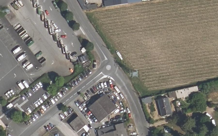 Vue aérienne du Rond-point anonyme n°807820299
