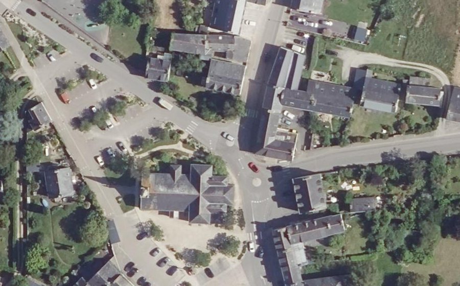Vue aérienne du Rond-point anonyme n°808508655
