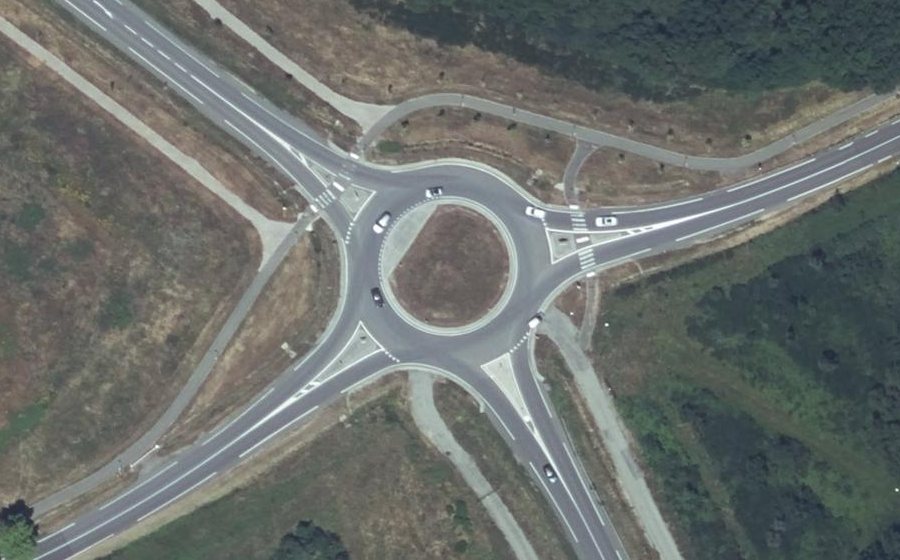 Vue aérienne du Rond-point anonyme n°809550181