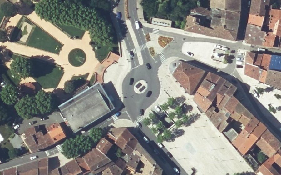 Vue aérienne du Rond-point anonyme n°809818144