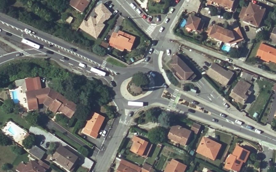 Vue aérienne du Rond-point anonyme n°809839002