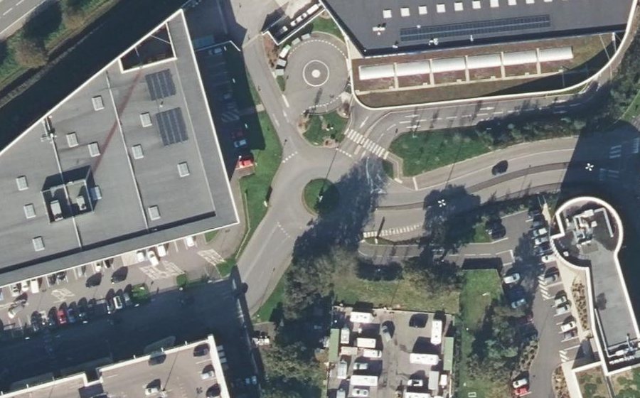 Vue aérienne du Rond-point anonyme n°809888785