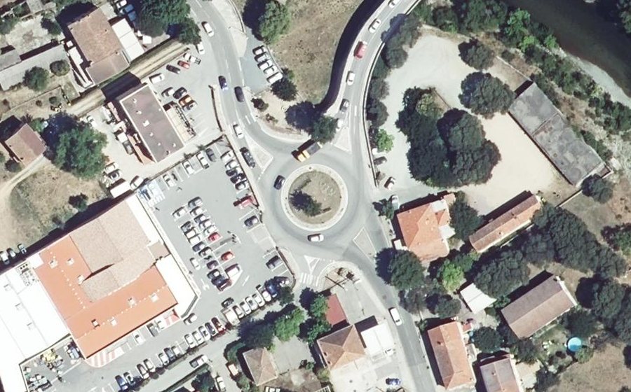 Vue aérienne du Rond-point anonyme n°8098958