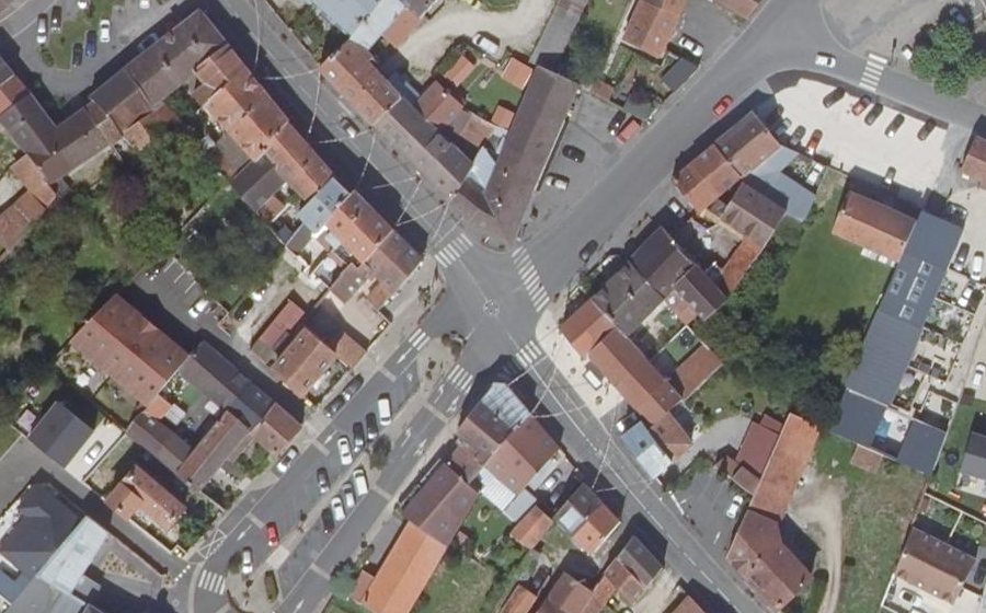 Vue aérienne du Rond-point anonyme n°809997802