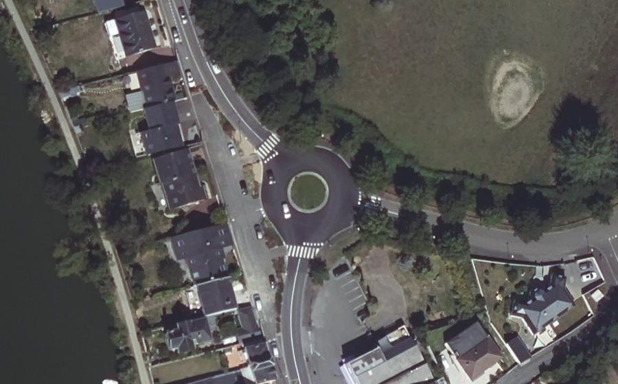 Vue aérienne du Rond-point anonyme n°8100323