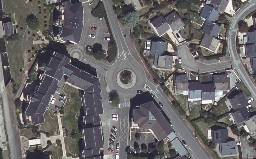 Vue aérienne du Rond-point anonyme n°8100325