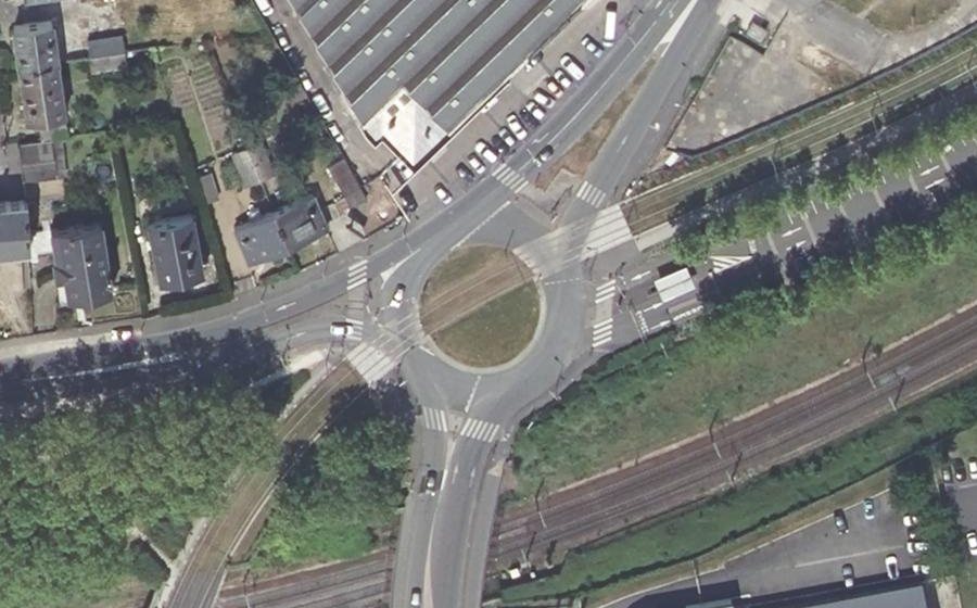 Vue aérienne du Rond-point anonyme n°81016800