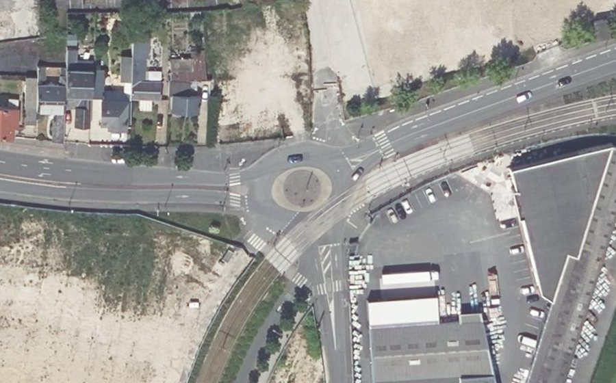 Vue aérienne du Rond-point anonyme n°81016802