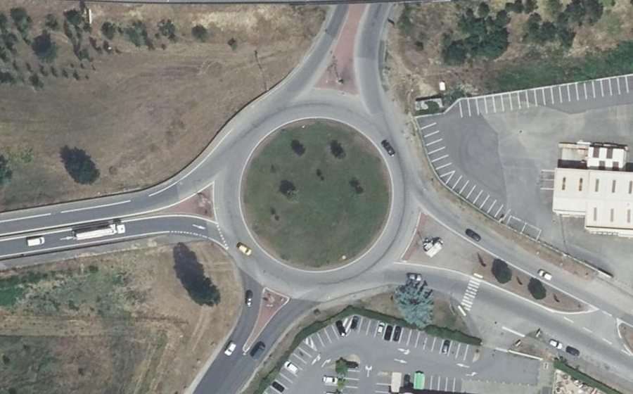 Vue aérienne du Rond-point anonyme n°8101976