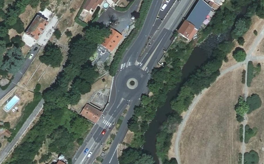 Vue aérienne du Rond-point anonyme n°8102119