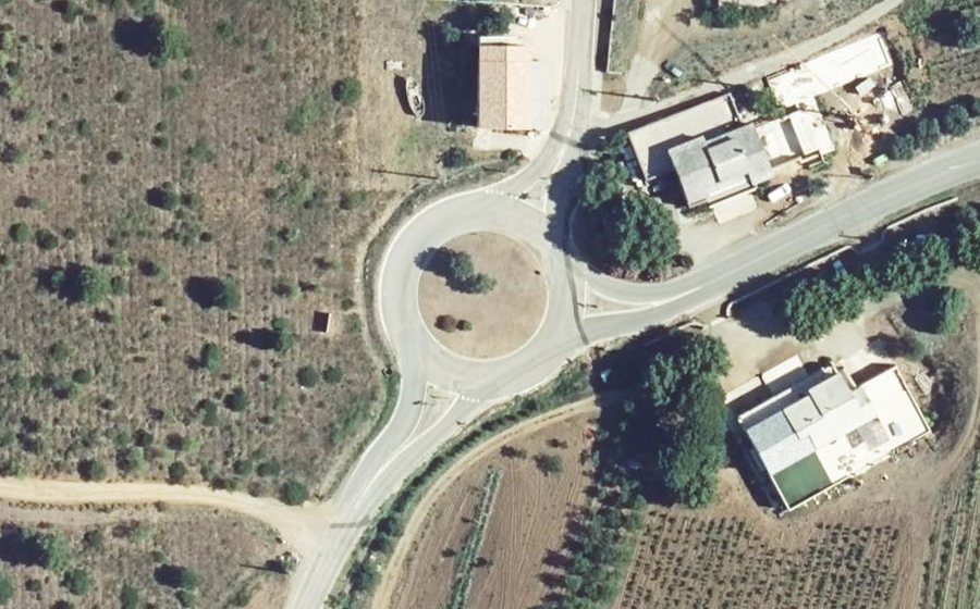 Vue aérienne du Rond-point anonyme n°81022818