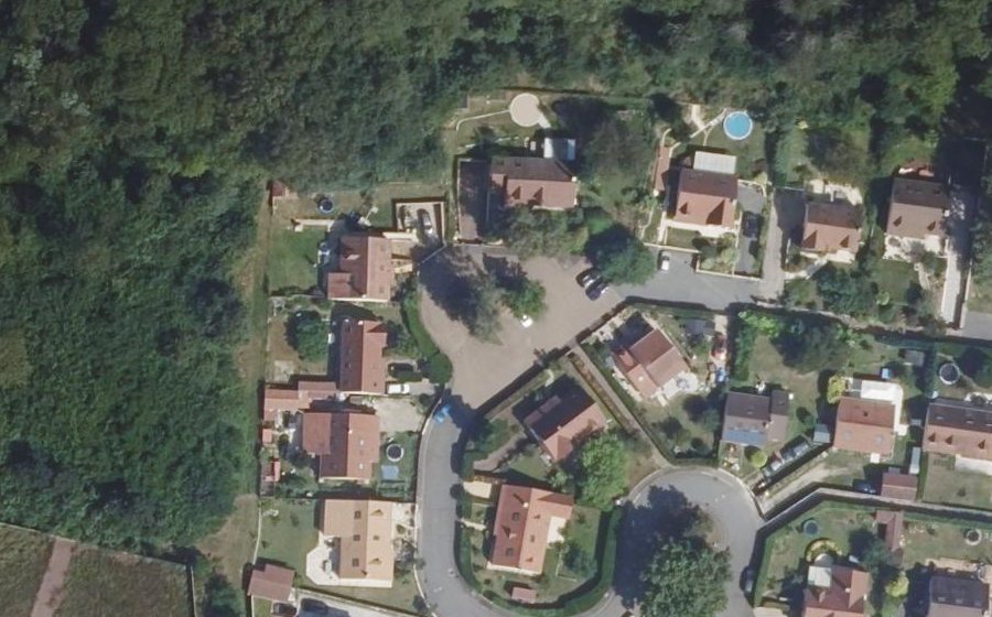 Vue aérienne du Rond-point anonyme n°81026905