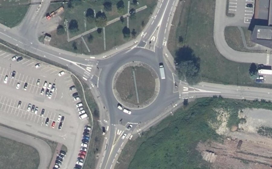 Vue aérienne du Rond-point anonyme n°8105662