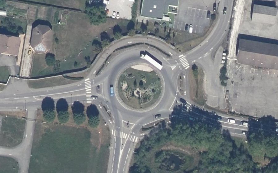 Vue aérienne du Rond-point anonyme n°8105685