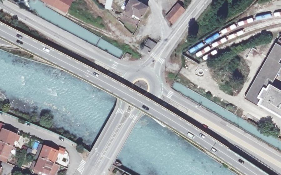 Vue aérienne du Rond-point anonyme n°8105858