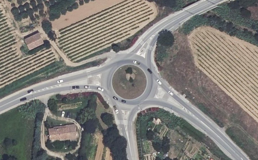 Vue aérienne du Rond-point anonyme n°8106433