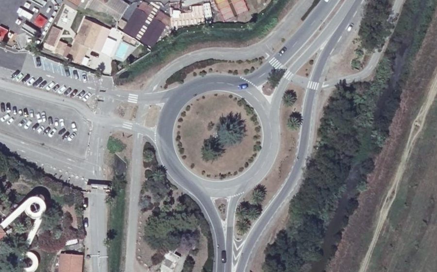 Vue aérienne du Rond-point anonyme n°8106444