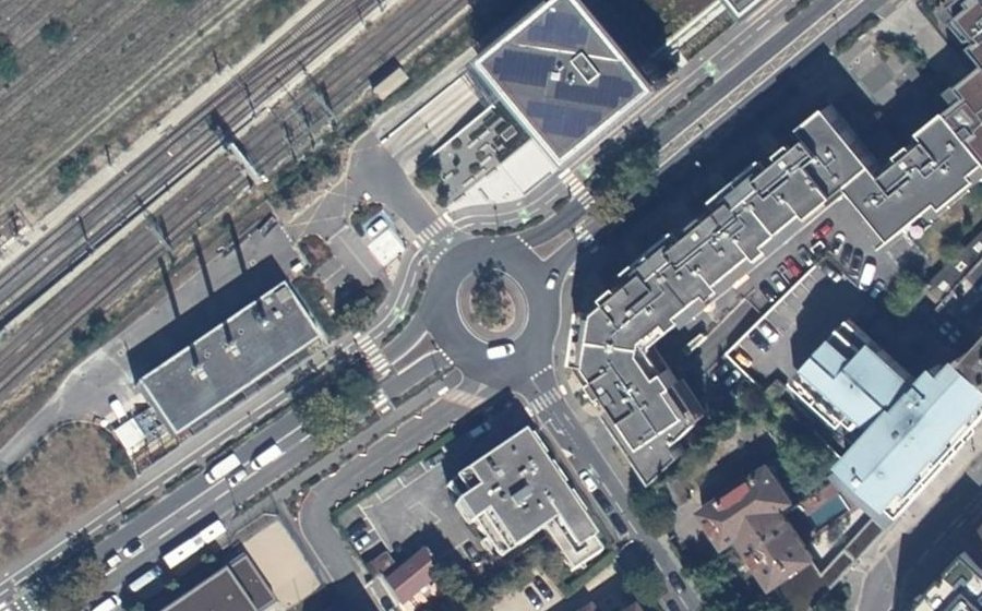 Vue aérienne du Rond-point anonyme n°8108004
