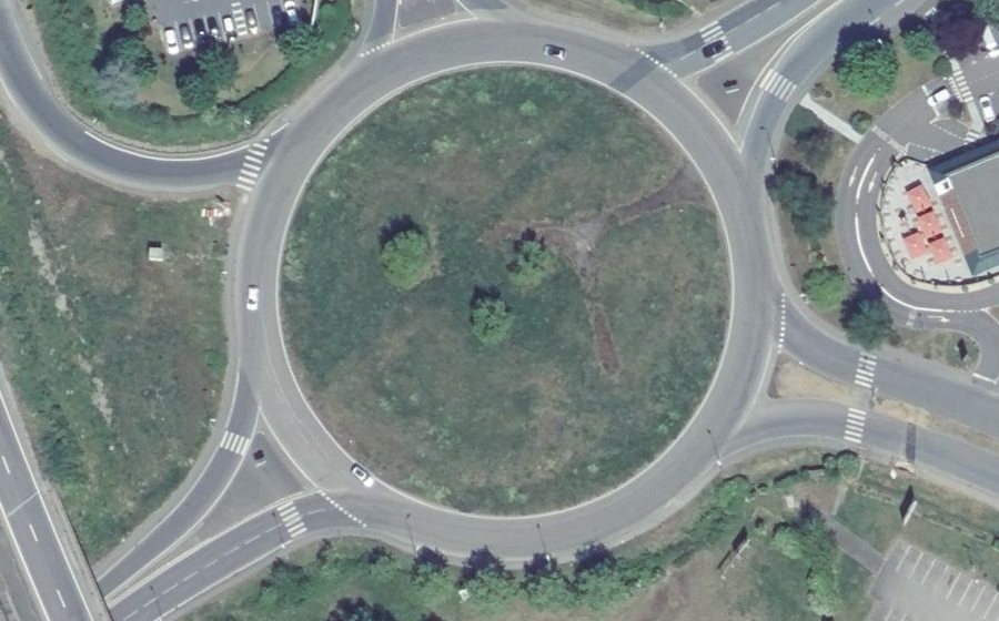 Vue aérienne du Rond-point anonyme n°8109306