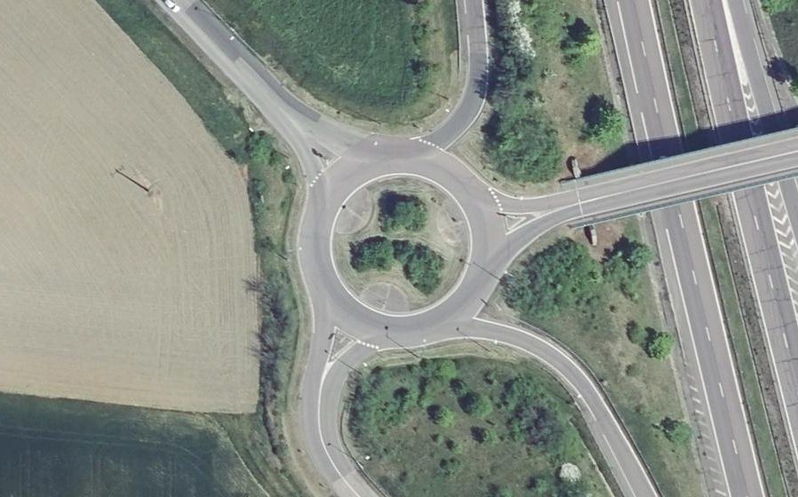 Vue aérienne du Rond-point anonyme n°8109326