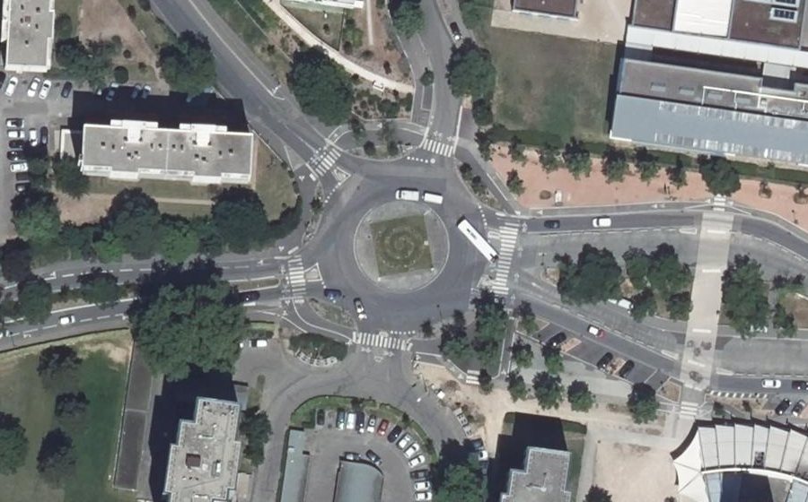 Vue aérienne du Rond-point anonyme n°8109688