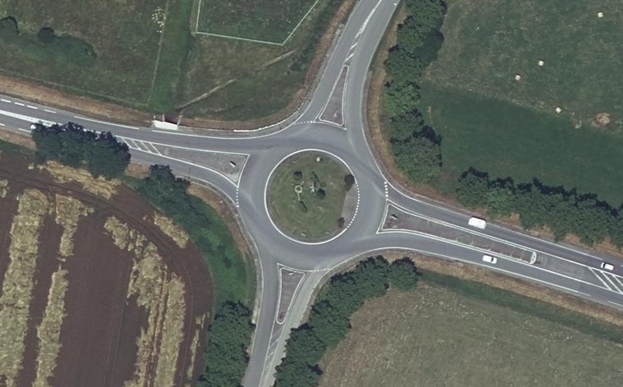 Vue aérienne du Rond-point anonyme n°8112072