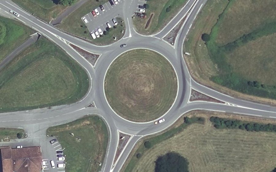 Vue aérienne du Rond-point anonyme n°8112081