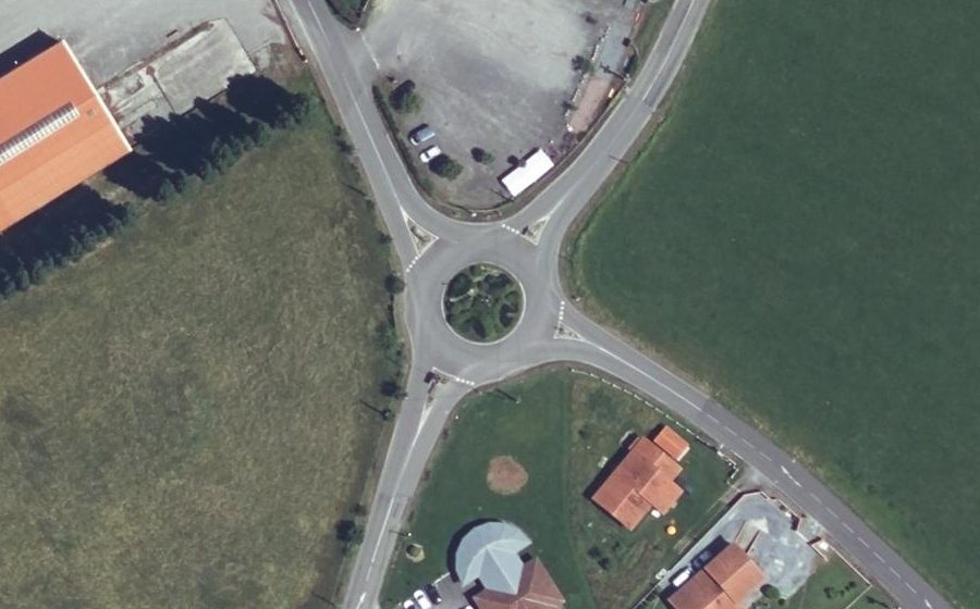 Vue aérienne du Rond-point anonyme n°8112097