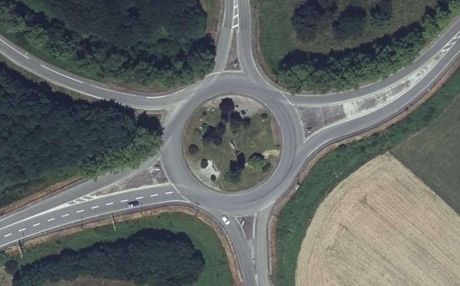 Vue aérienne du Rond-point anonyme n°8112103